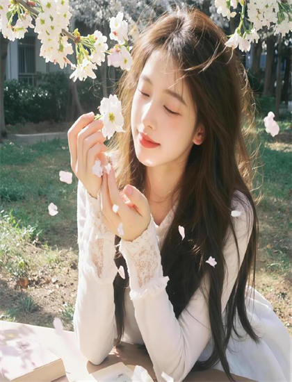 《圣女她一言即灵》观影评价：优缺点全面分析，幕后花絮，值得一看吗