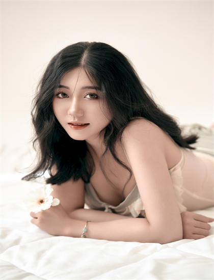 青青草原久久免费观看_邻家间谍_国子监来了个女弟子免费观看完整版